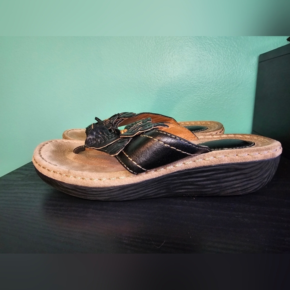 Clark's Black Floral Sandals Women's 7.5 - Picture 11 of 13